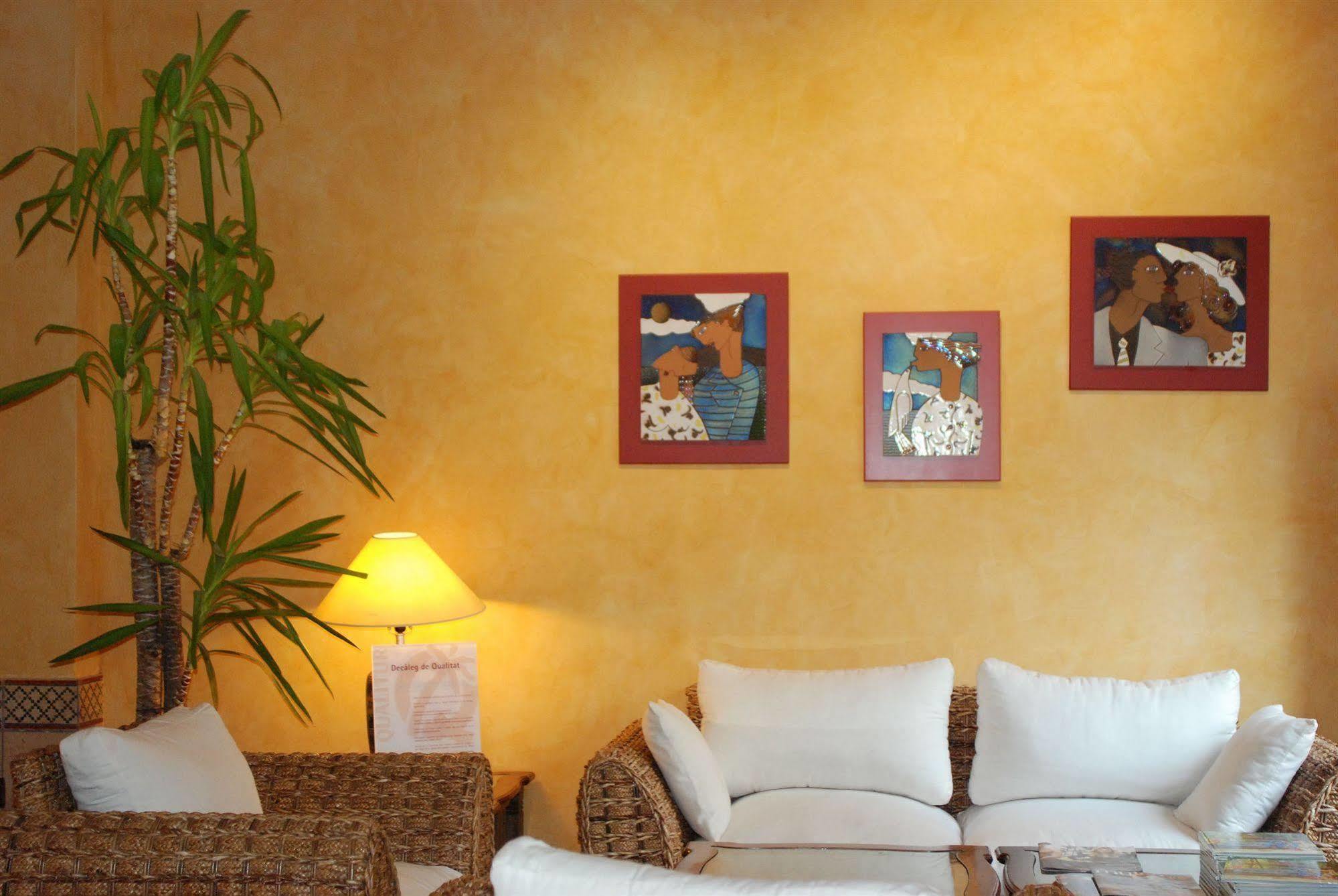 L'Agora Hotel โบไกเรนต์ ภายนอก รูปภาพ